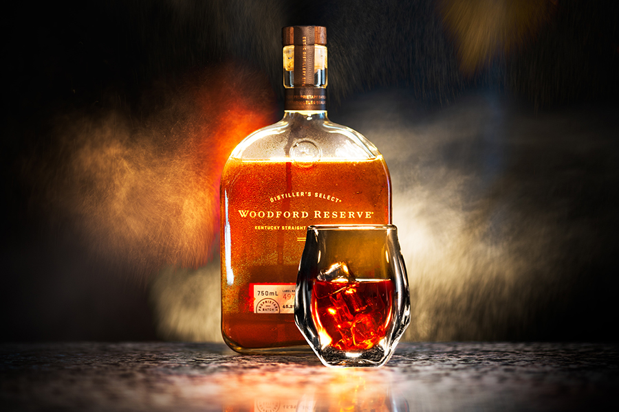 envase de lujo whisky bourbon woodford reserve